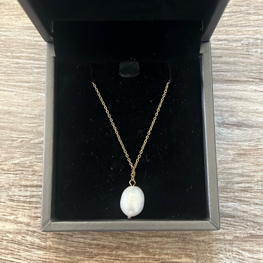 NWB P&P Jewelry Freshwater Pearl Necklace
